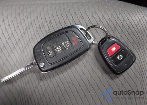 2015 Hyundai Santa Fe Sport 2.4L z USA, uszkodzony, nr VIN 5XYZU3LB0FG286493